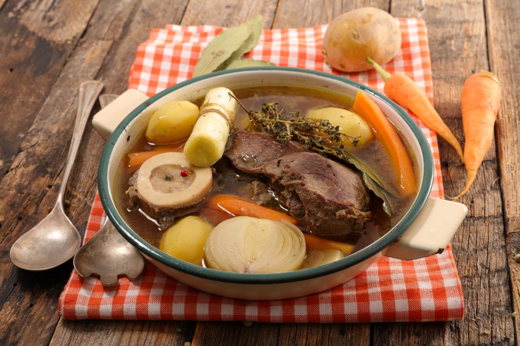 How to Make Traditional Bone Broth – or a Weekend of Yummy Aromas